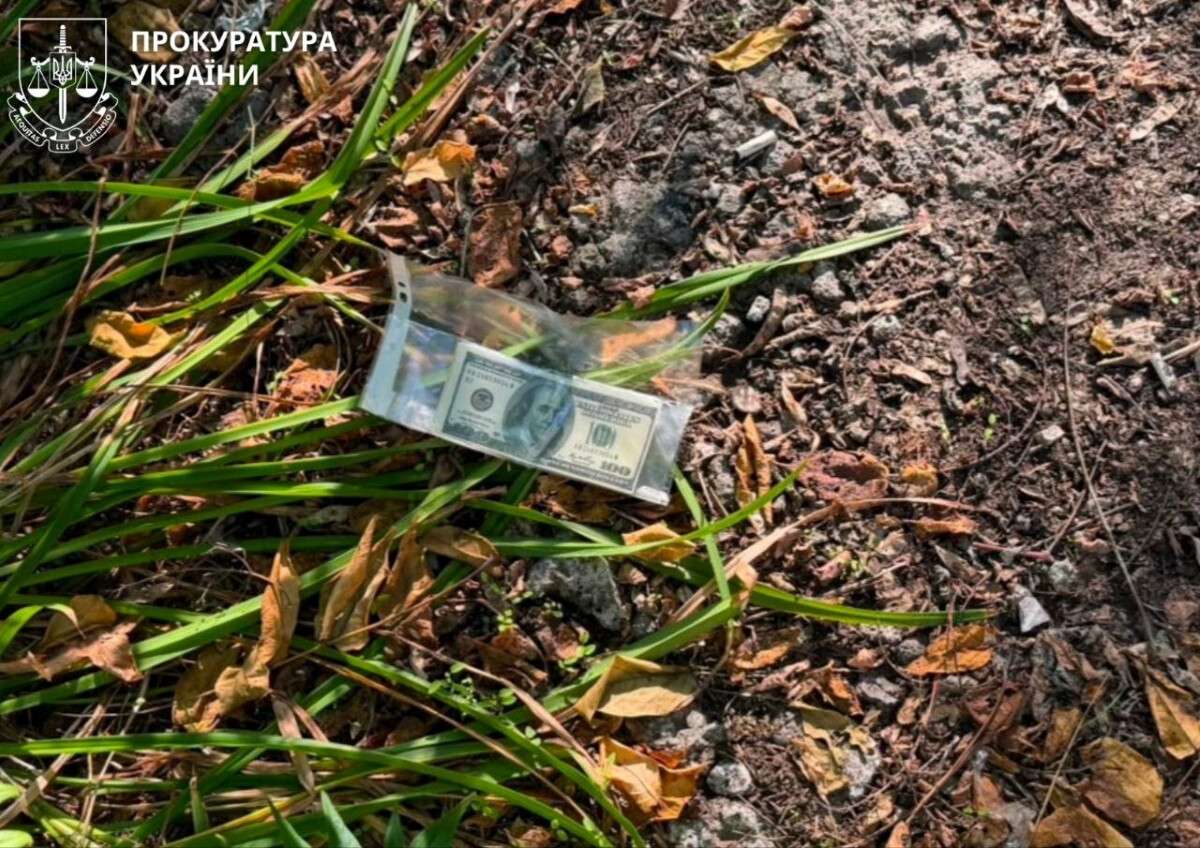 Переведення до тилу за 1500 доларів: у Дніпрі майору РТЦК повідомили про підозру
У Дніпрі правоохоронці повідомили про підозру майору одного з районних ТЦК та СП. Чоловіка підозрюють у неправомірних діях під час…