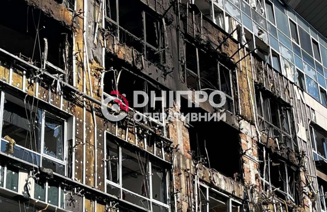 Атака на центр Дніпра: поліція встановлює особу загиблої