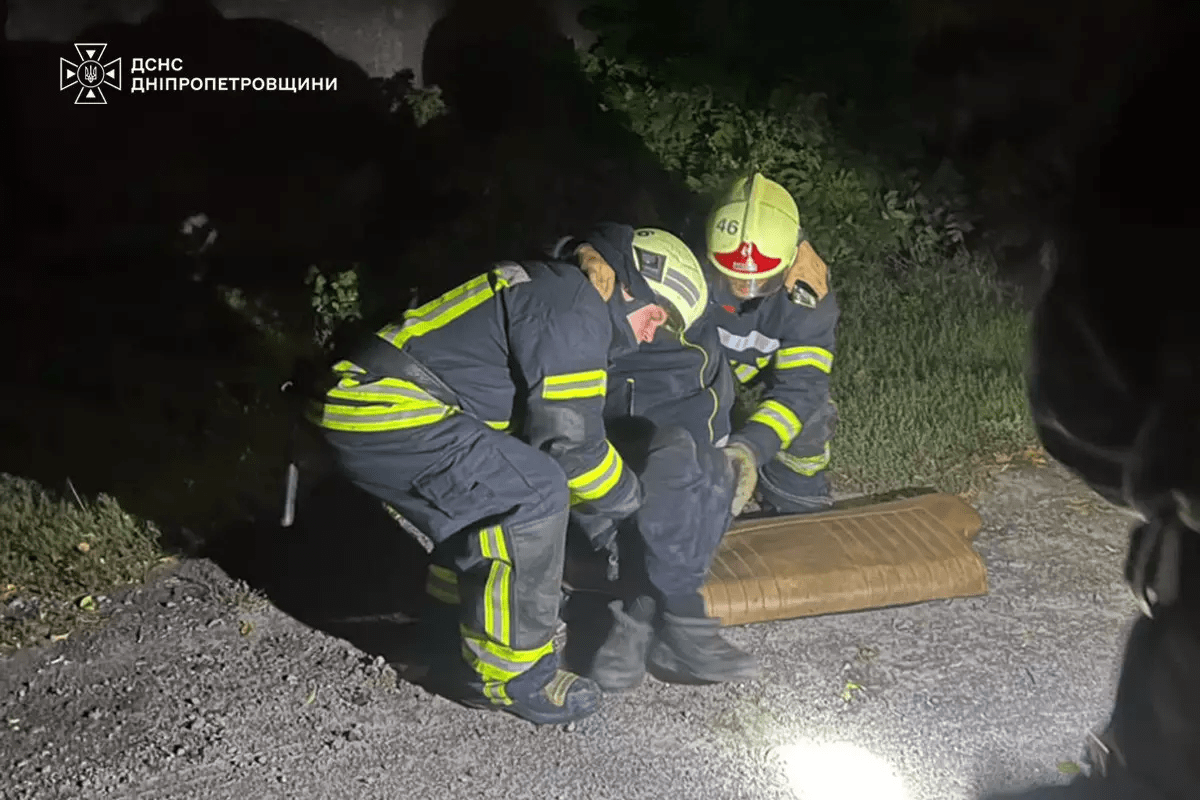 Серйозна ДТП на Дніпропетровщині: ВАЗ розтрощений вщент, є постраждалий