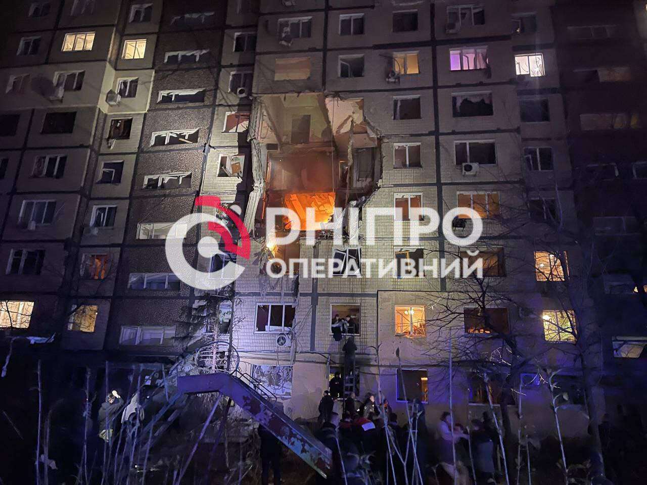 Атака на Дніпро 28.11.2025: частину пошкодженої багатоповерхівки демонтують