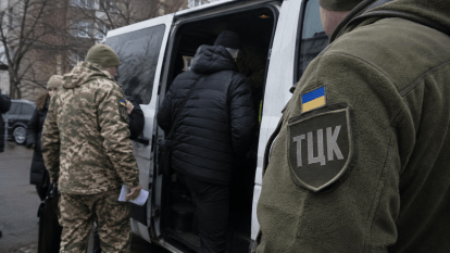 Чоловік не виходить на зв’язок після доставлення до ТЦК: що робити рідним