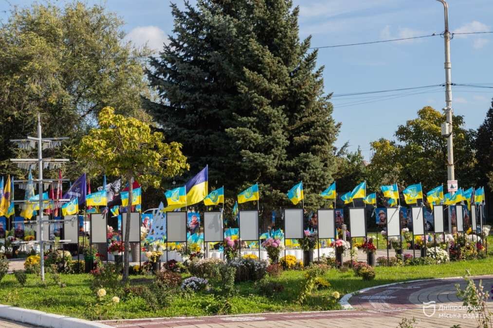 На площі Єдності в Дніпрі відкрили нову частину проєкту «Історії Героїв»