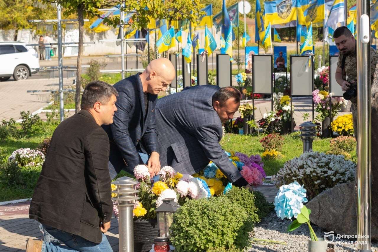На площади Единства в Днепре открыли новую часть проекта &laquo;Истории Героев&raquo;