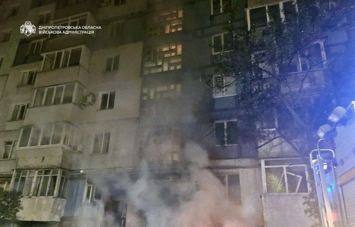 У Дніпрі вночі лунали вибухи: що відомо на ранок
У ніч на неділю, 11 жовтня, Дніпро кілька разів здригався від вибухів. Ворог атакував місто безпілотниками. На жаль, є влучання,…