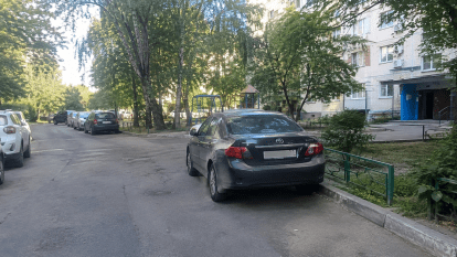 Паркування у дворі може обернутися штрафом: що заборонено водіям