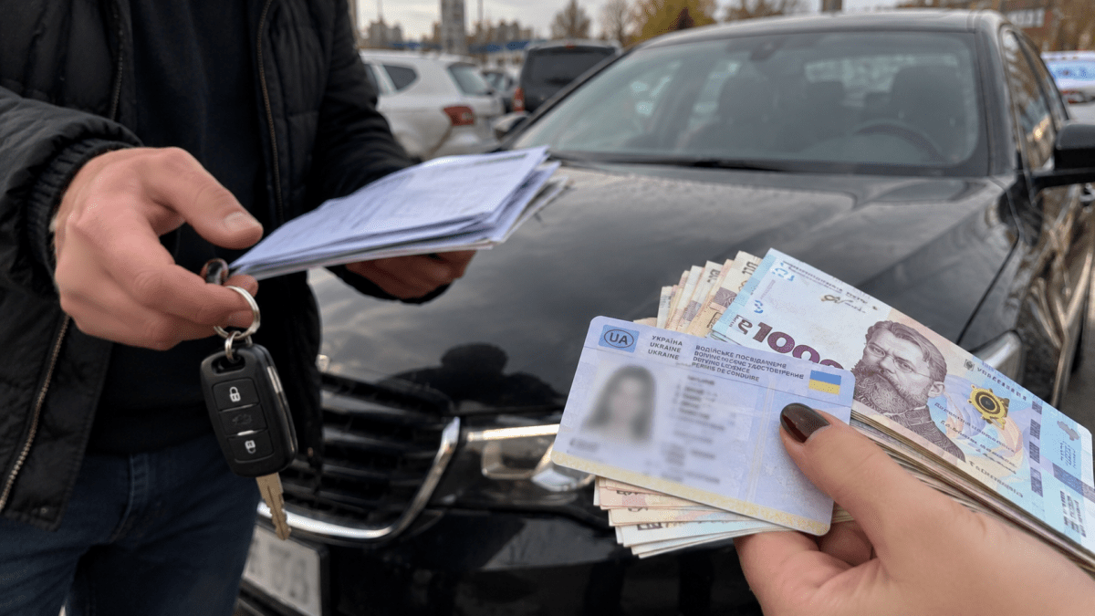 От удостоверений без экзаменов до фальшивых проверок авто: МВД раскрыло схемы мошенников