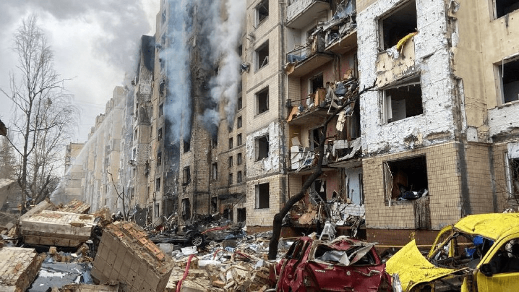 Псевдоактивісти Наріка намагаються заблокувати відновлення будинку, в якому росіяни зруйнували два підʼїзди