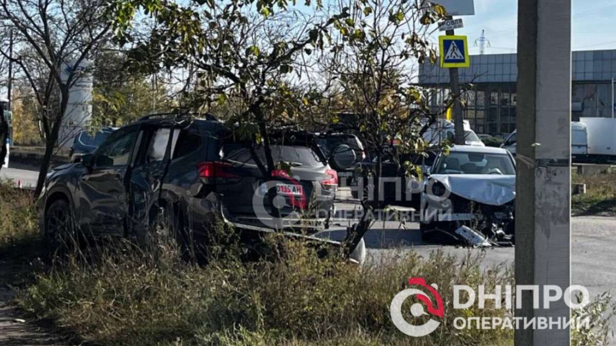 ДТП на Днепросталевской 27 октября: пострадал водитель — подробности и фото