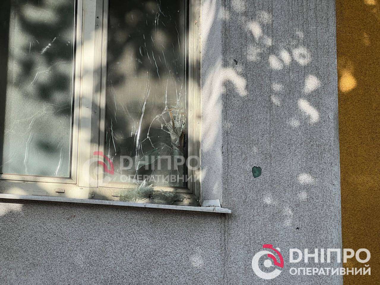 Невідомий закидав камінням заклад із гральними автоматами після програшу: відео