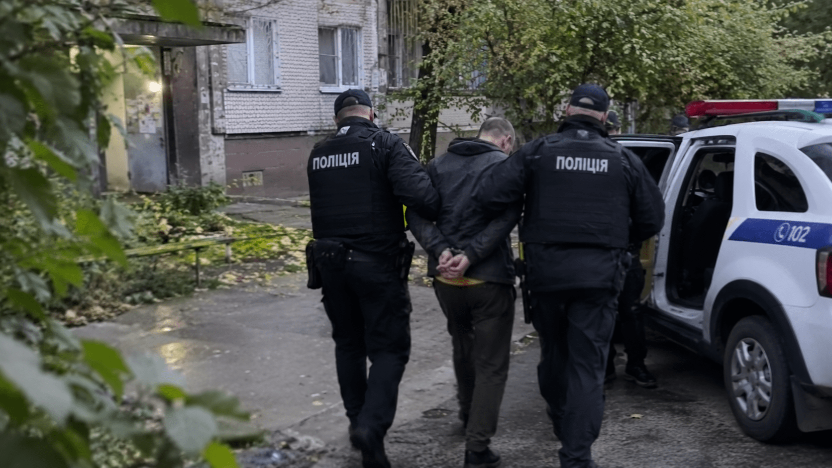 На Дніпропетровщині пенсіонерку до смерті побив її гість: справу передали до суду
У Жовтих Водах 39-річний чоловік до смерті побив літню жінку, в якої гостював. Обвинувальний акт щодо нього передали до суду.…