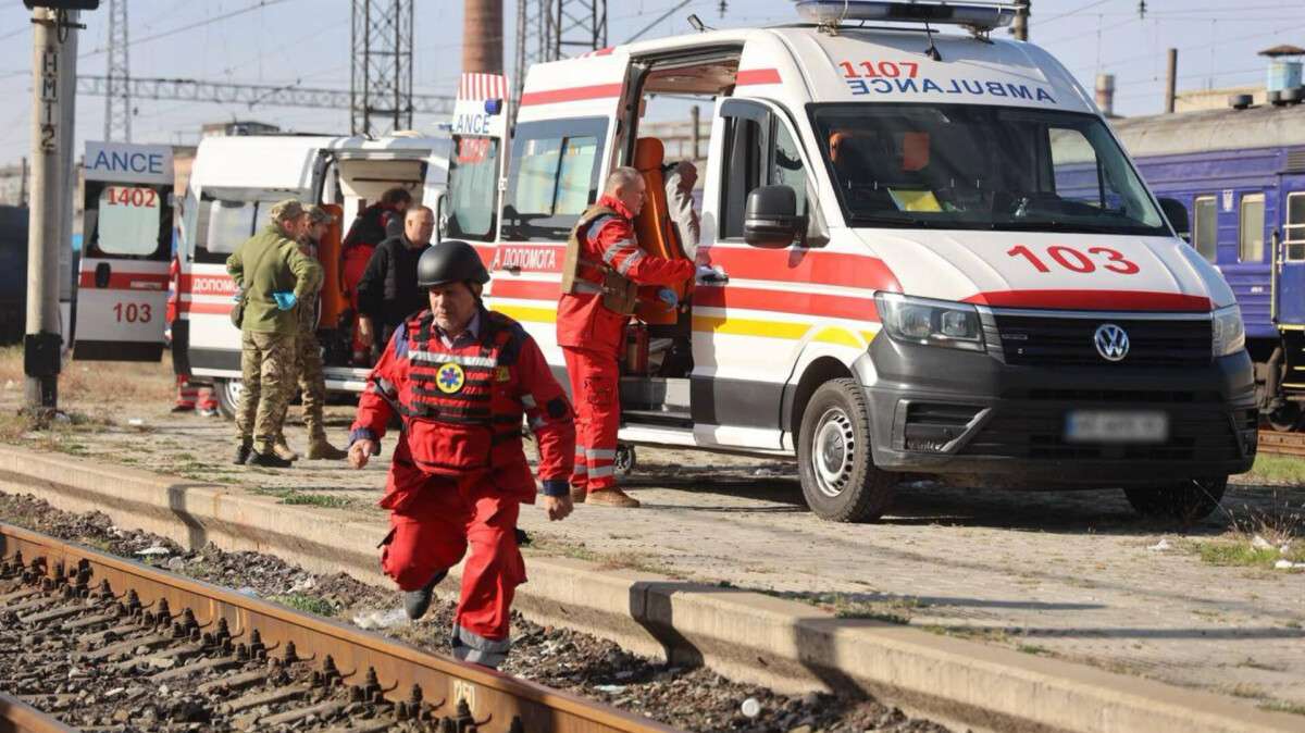 Удар по вокзалу в Дніпрі: що відомо про стан постраждалих
