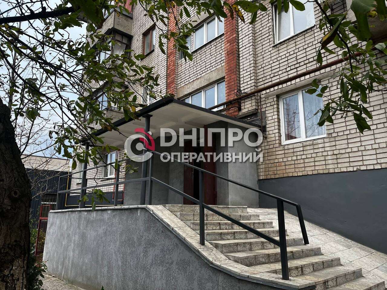 Випала з вікна жінка на ж/м Придніпровськ 30 жовтня: що відомо